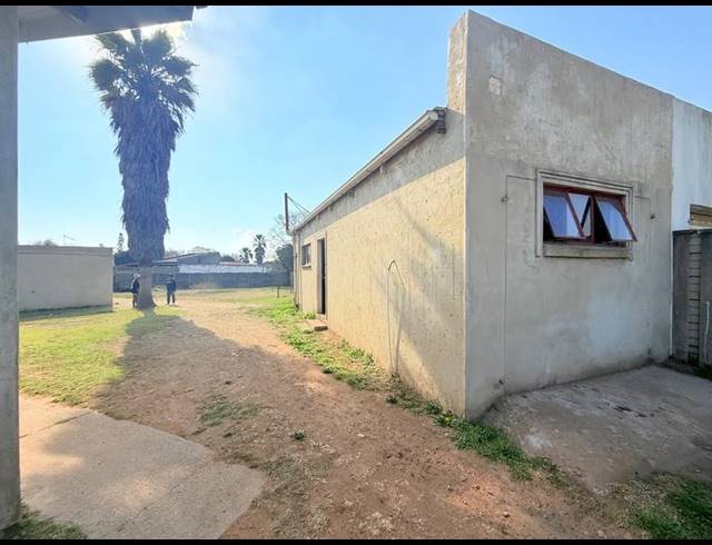 10 BEDROOM HOUSE FOR SALE IN VANDERBIJLPARK CW 5